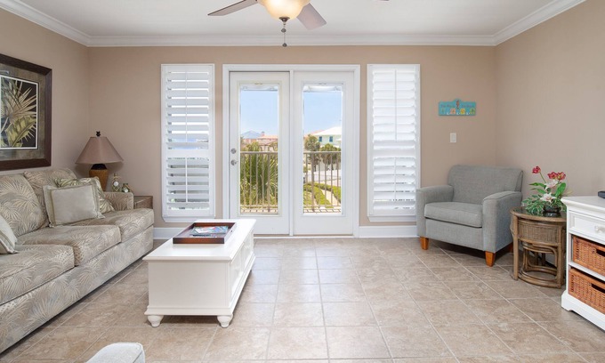 Ono Island Condo | GRAND CARIBBEAN #310: A PERDIDO KEY PARADISE STEPS AWAY FROM THE BEACH!