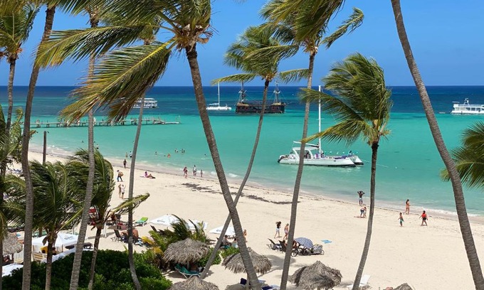 Bavaro Hotel | GRAND CARIBE BEACH CLUB and SPA - PLAYA LOS CORALES