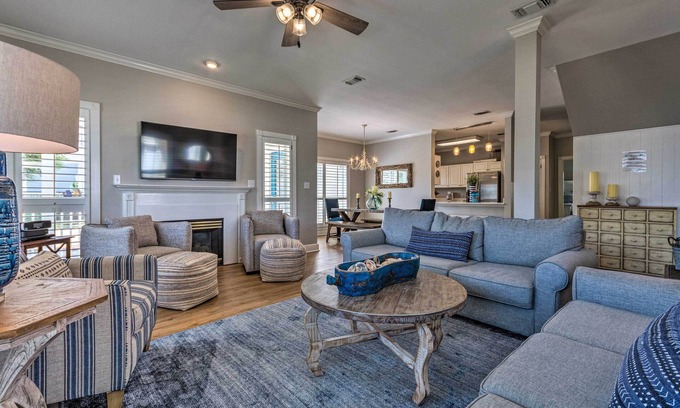Crystal Shores House | Grand Destin Getaway - Walk a Block to the Beach!