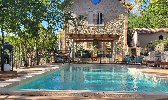 Lagorce House | Grand Domaine Avec Piscine, à 8km des Gorges de l' Ardèche, 23 Personnes