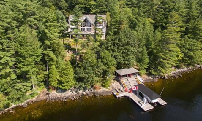 Bracebridge Cottage | Grand Elegance Lake Muskoka, 6bdrm, 5 bath, Southwest Exposure, 220' frontage