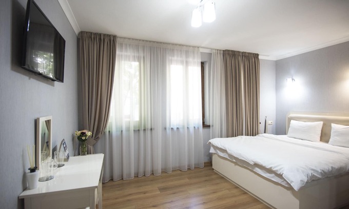 Chugureti Hotel | Grand Hotel Luna in the heart of Tblisi