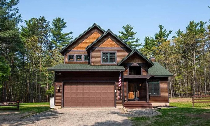 Jay House | Grand Iris Lodge, Adirondack Luxury and Comfort, 4 Bedrooms, 2.5 Baths, Hot Tub & Sauna, WiFi