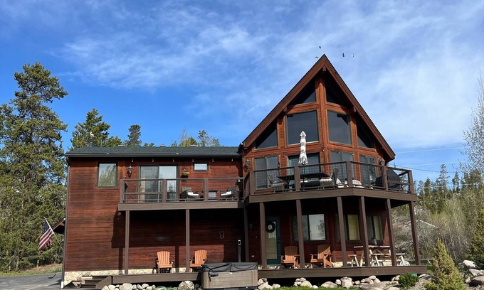 Grand Lake House | Grand Lake House w/Lake & Mtn Views! Close to town & RMNP/big lot & hot tub!