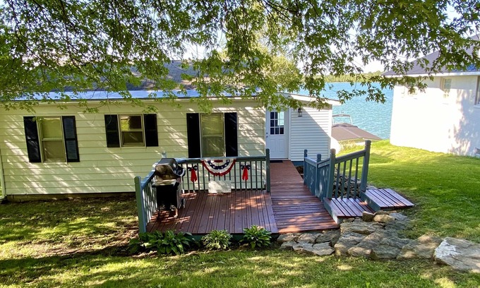 Presque Isle House | Grand Lake Lakehouse