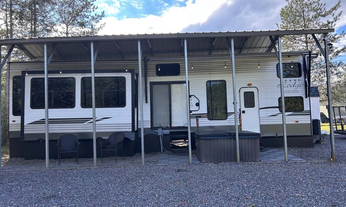 Benezette House | Grand Lodge Along Best Elk Viewing Road