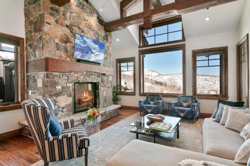 Empire Pass Apartment | Grand Lodge - Four Bedroom #302 - Ski-in ski-out condo