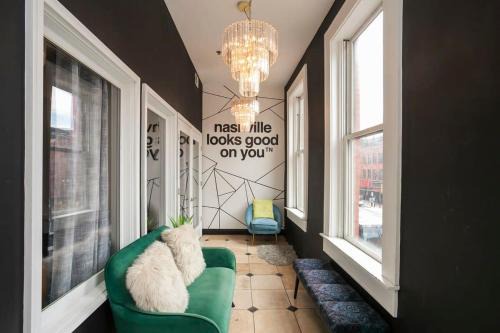 Downtown Nashville Apartment | Grand Loft ON THEE Broadway Strip