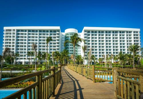 Playa Diamante Resort | Grand Ocean Breeze Acapulco