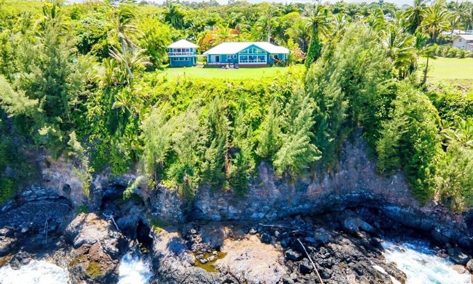 Hakalau House | Grand Oceanfront Gated Estate on the Hamakua Coast.
