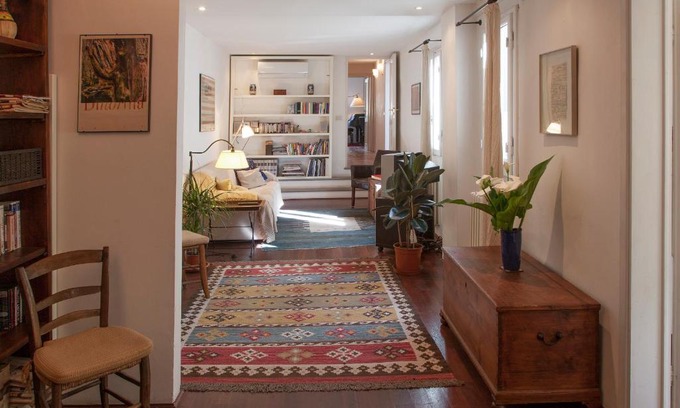 Oltrarno Apartment | Grand Piano Apartment