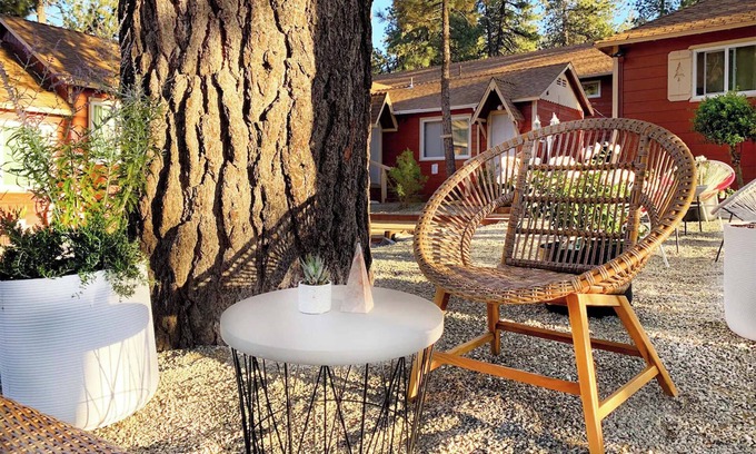 Wrightwood Hotel | Grand Pine Cabins