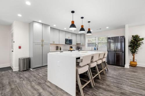Church Street House | Grand Retreat - Luxury Vacation for Large Groups