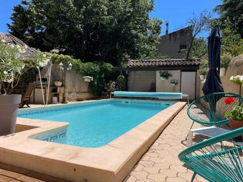 Le Puy-Sainte-Reparade Apartment | Grand studio avec piscine au coeur du village