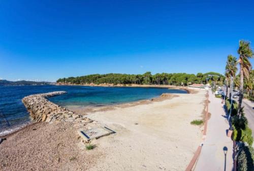 Saint-Mandrier-sur-Mer Apartment | Grand studio au bord de mer