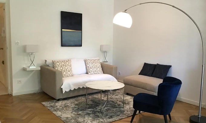 Couronne Urbaine Apartment | Grand T2 5min du centre historique D'Aix en Provence