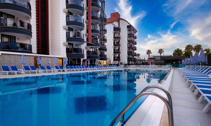 Tosmur Belediyesi Resort | Grand Uysal Beach&Spa Hotel - All inclusive