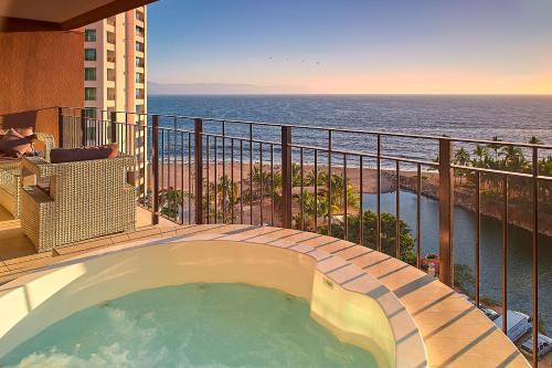 South Hotel Zone Apartment | Grand Venetian Beachfront Condos