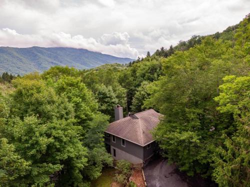 Seven Devils House | Grand View