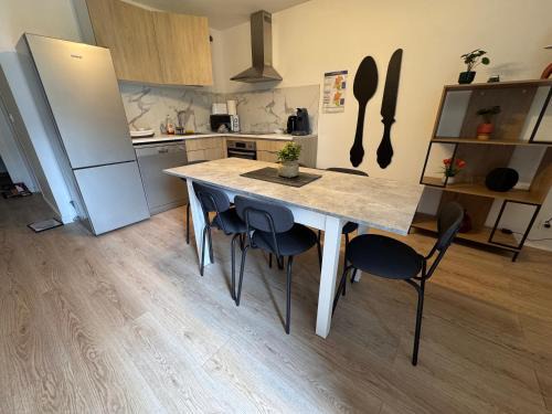Neuilly-Plaisance House | Grande maison centre ville - 5CH - 14 Pers