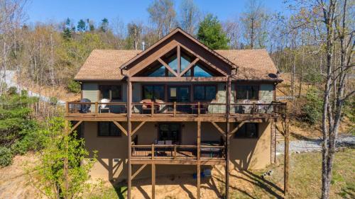 Lenoir House | Grandfather Vistas
