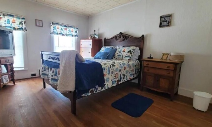 Warrensburg House | Grandma's Adirondack River Retreat