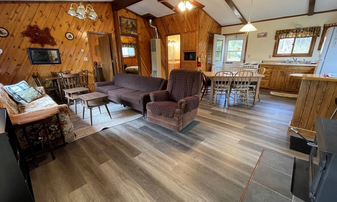 Montreal Cabin | Grandpa Jim's Cabin