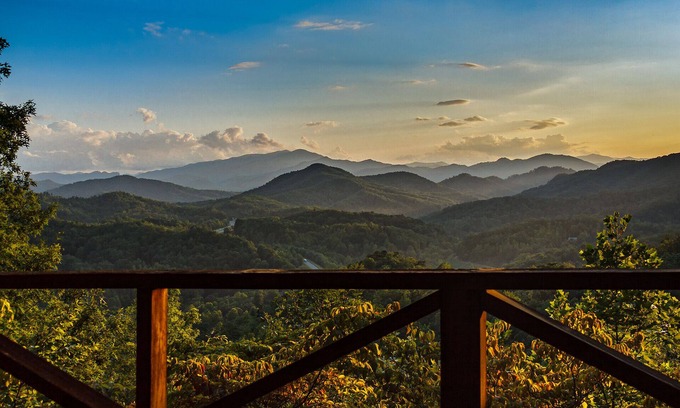 Bryson City Cabin | Grandpa's Cabin a classic Mountain log Cabin with Scenic long range View