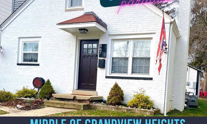 Grandview Heights House | Grandview Tropical Paradise | 8 Guests