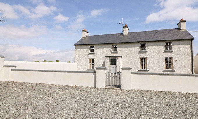 Fethard on Sea Cottage | GRANGE FARMHOUSE, pet friendly in Fethard-On-Sea, County Wexford