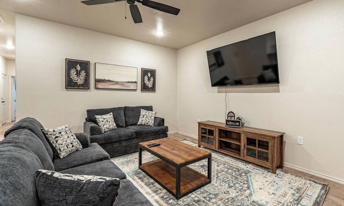 North by Northwest House | Granite Valley Lodge - 3BR 2BA - Brand New Home