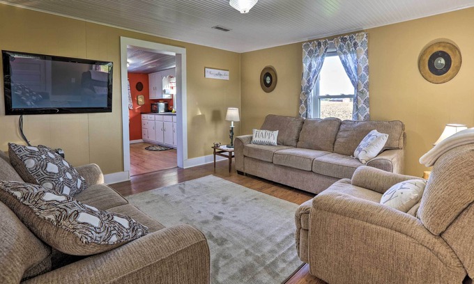 Campbellsville Cottage | 'Granny’s Country Cottage' 10 Mins to Green River!