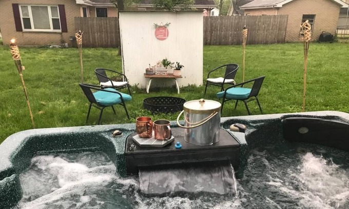 Pacific Cottage | Grant's Trail House: Pacific Rail Road Cottage and Spa! Coffee /dinning /6Flags!