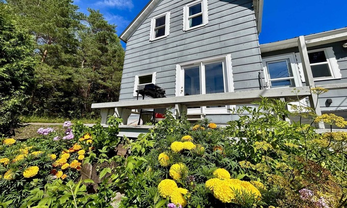 Ramsay House | Grant Street Retreat - Close to trails and skiing!