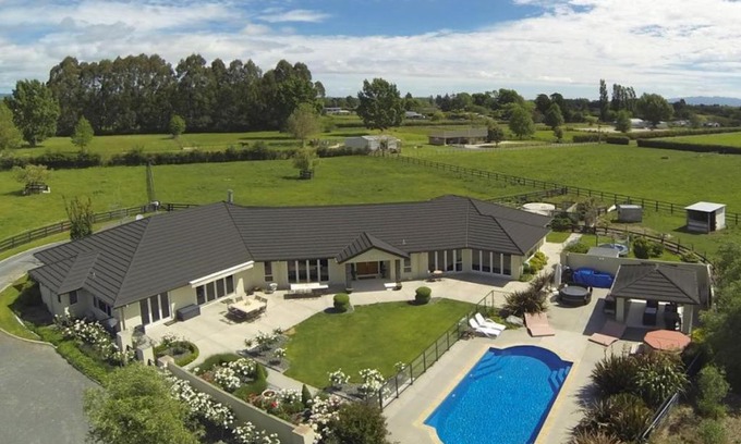 Cambridge Bed & Breakfast | Grasslands Bed & Breakfast