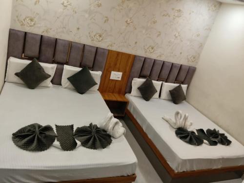 Amritsar Bed & Breakfast | Gray Stone- Two mints by walk From Golden Temple