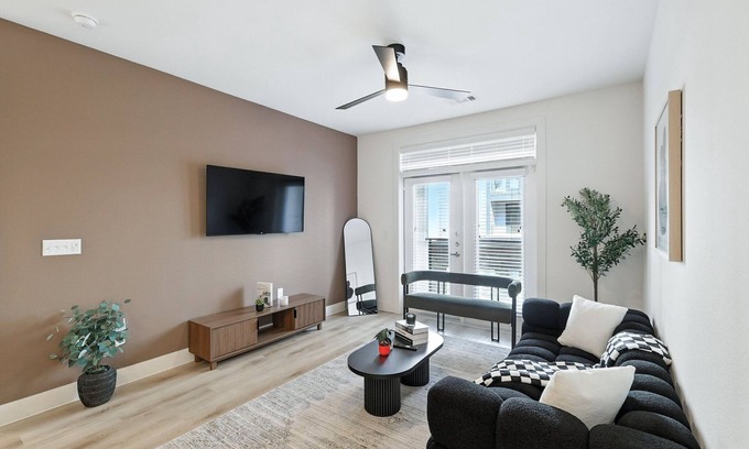 Fort Worth Condo | Grayson 12094 Luxury Living DT Fort Worth 2B2B