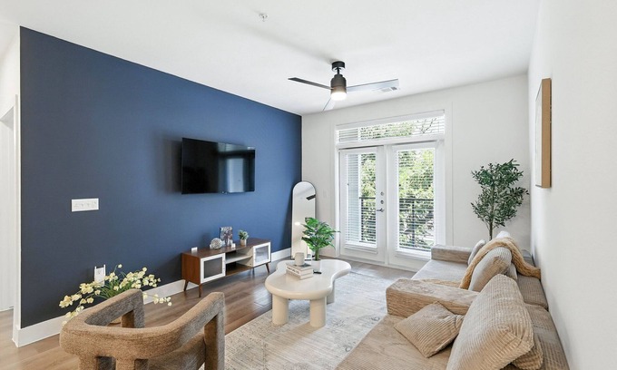 Downtown Fort Worth Condo | Grayson 13012 Luxury Living DT Fort Worth 2B2B