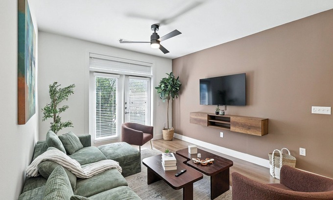 Fort Worth Condo | Grayson 13044 Luxury Living DT Fort Worth 2B2B