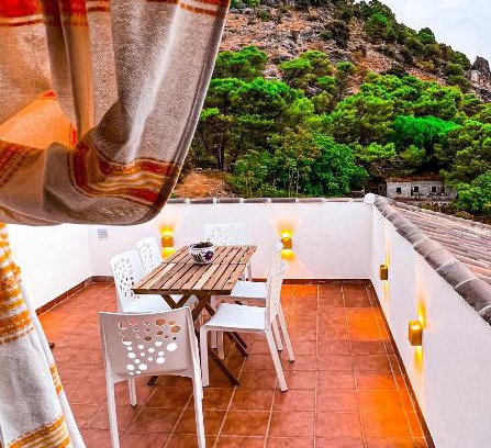 Grazalema House | Grazalema- Casita Panorama - Fantastic views- Clima, Wi-Fi and Private Parking optional