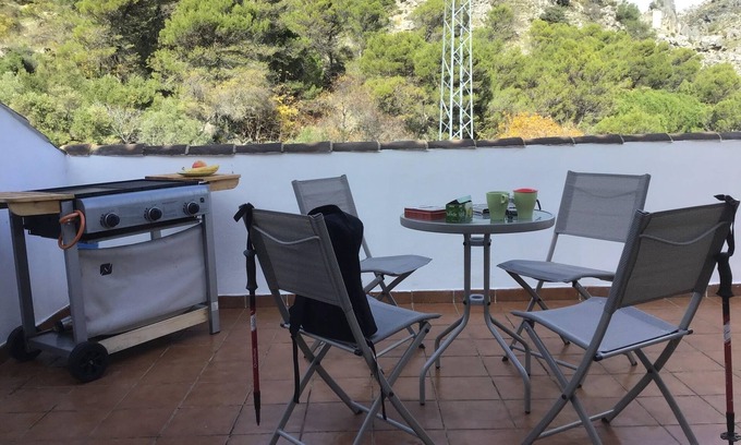 Grazalema Cottage | Grazalema - La Tassone: Charming house, fireplace and terrace