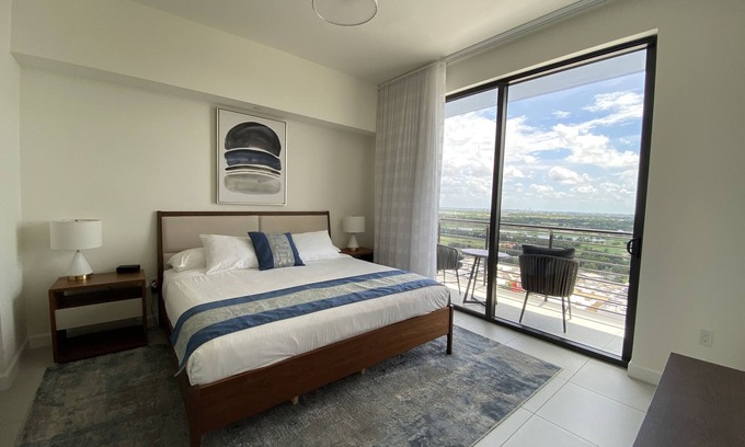 Doral Apartment | Great 18th floor view, brand new at Downtown Doral