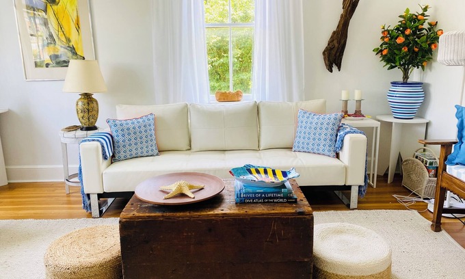 Old Greenwich Apartment | Great 2br Old Greenwich hotel alternative close to train and beach