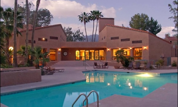 Tucson Condo | Great 2nd floor condo