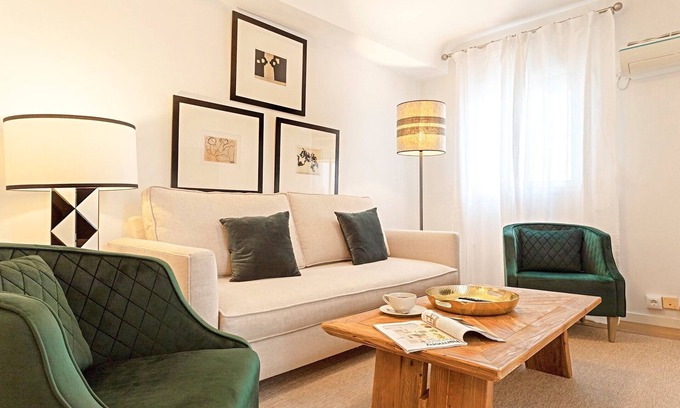 El Arenal Apartment | Great Apartment in the Vibrant El Arenal Quarter. Velarde