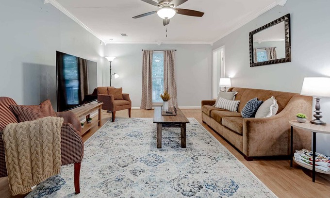 Irmo House | Great Back Yard! Midtown- Stay at the Dew Drop Inn