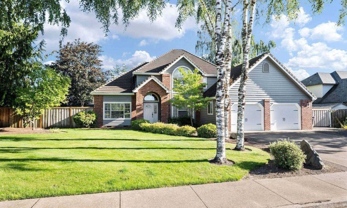 McMinnville House | Great Deals on Summer Stays!