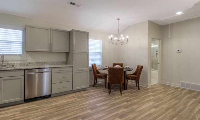 Greenwood Apartment | Great East Nashville Location/Close to Everything