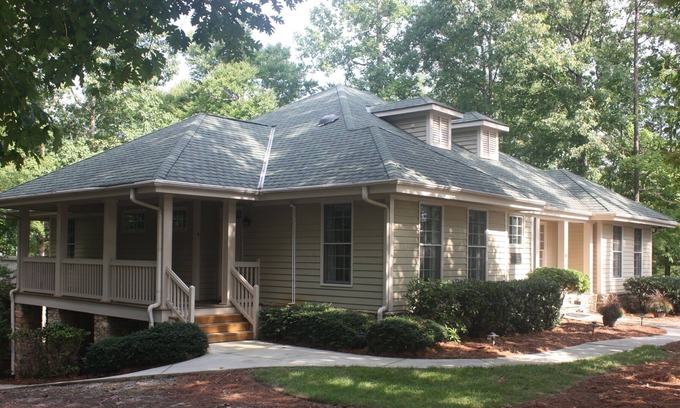 Chapel Hill House | Great For Corporate/Executive/Family Retreats; 8 Mins To UNC, Dining/Shops