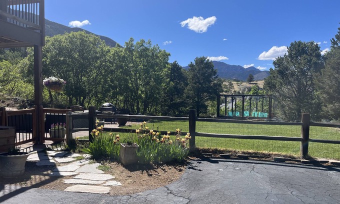 Southwest Colorado Springs House | Great for families with beautiful Mountain Views. Monthly rates available